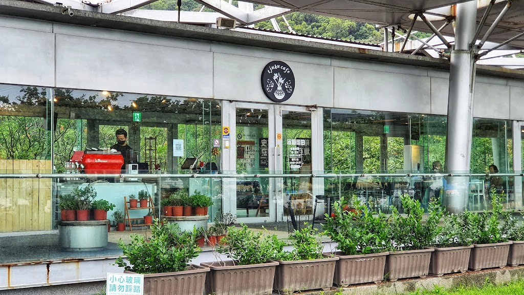 Tjuku cafe 啾咕咖啡 烏石港店（基本消費6歲以上每人1杯飲品，甜點不算） 的照片