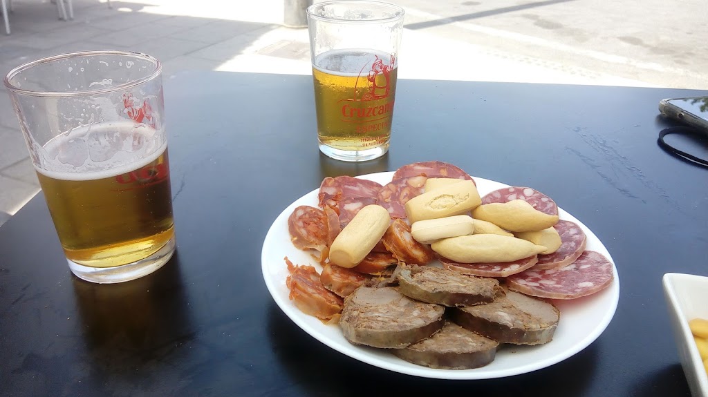 Cafe bar Camilo — Comida y bebida