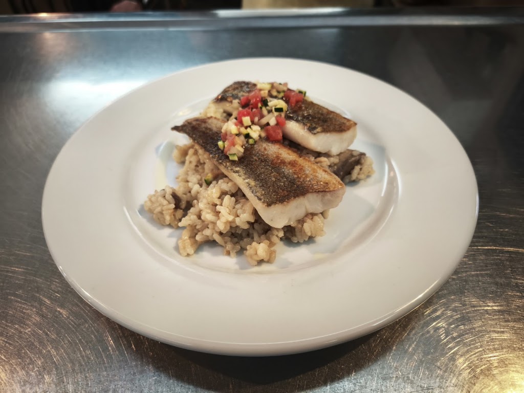 Restaurante can L'oliver — Comida y bebida