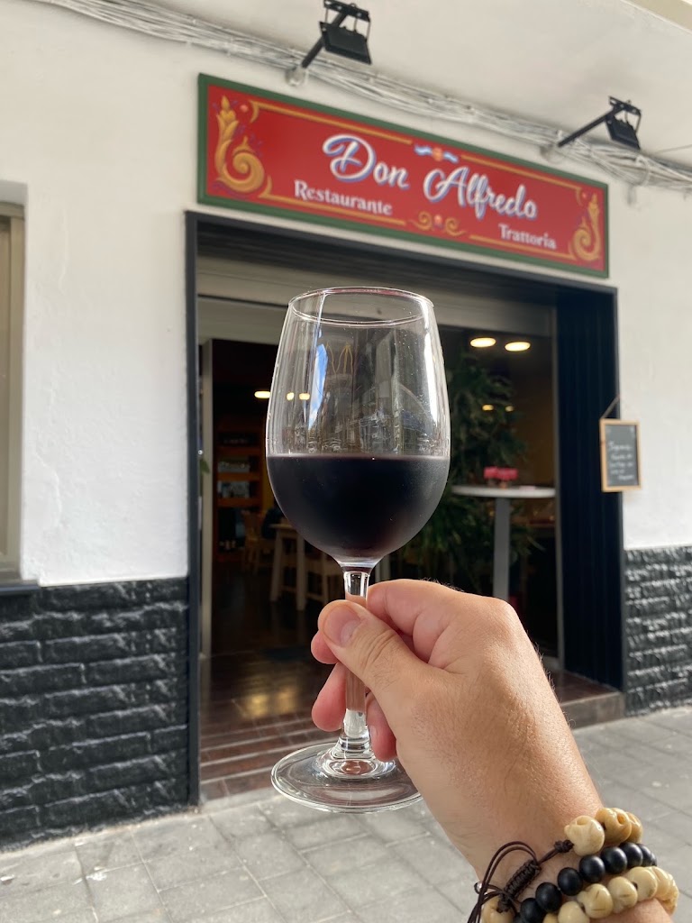 Don Alfredo Trattoria — Comida y bebida