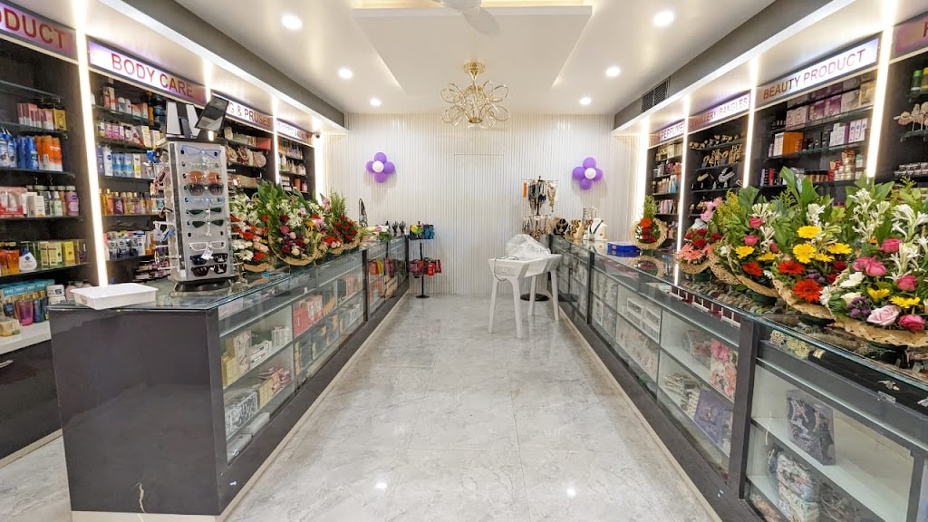 The Queen S Beauty Studio Cosmetics Lounge