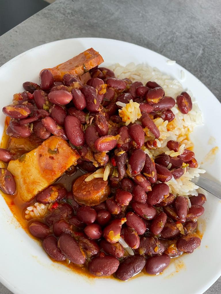 Bar Restaurante La Esmeralda — Comida y bebida
