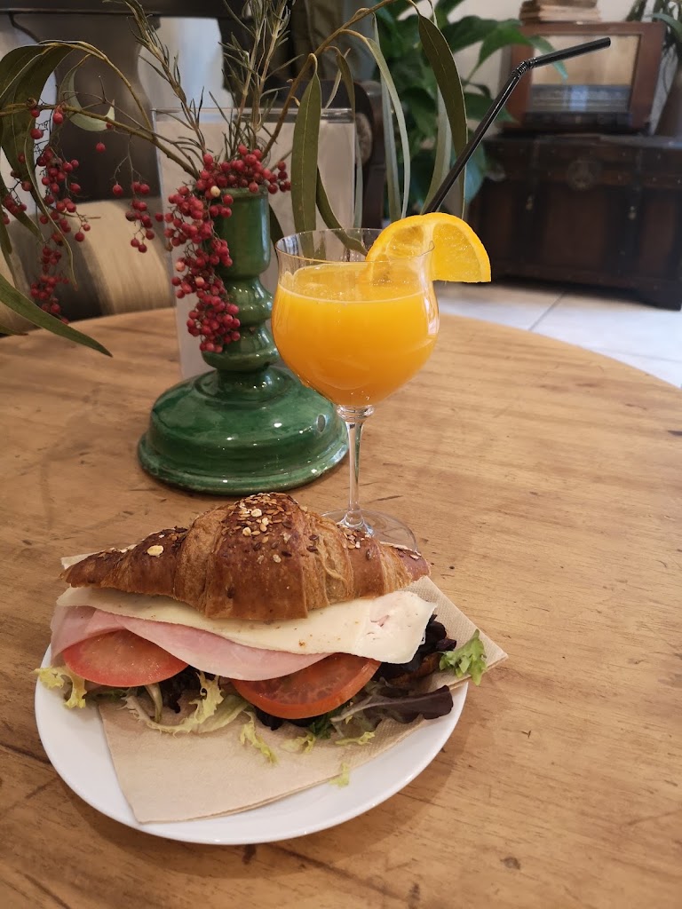 SD Cafeteria — Comida y bebida