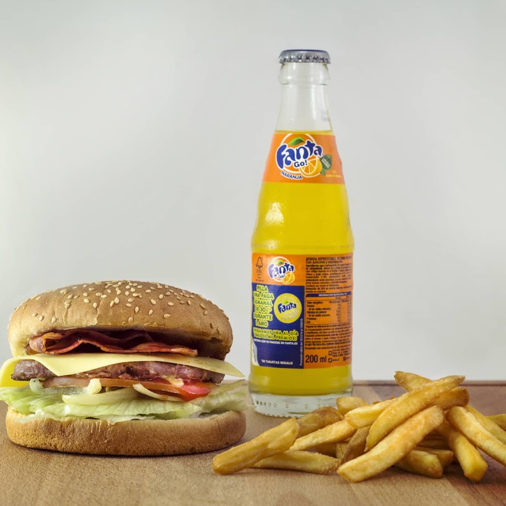 Cafe- Bar El Hormiguero en Novelda — Hamburguesa