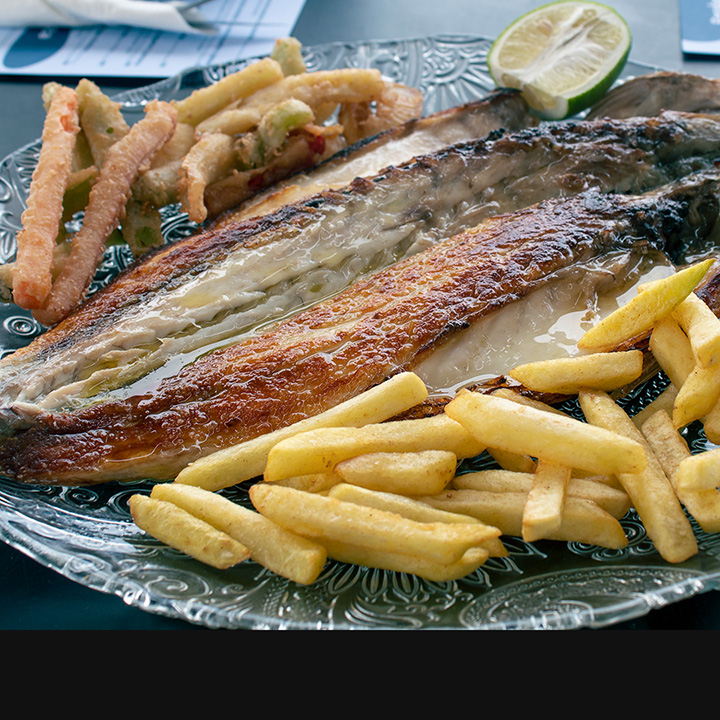 Blay Beach — Comida y bebida