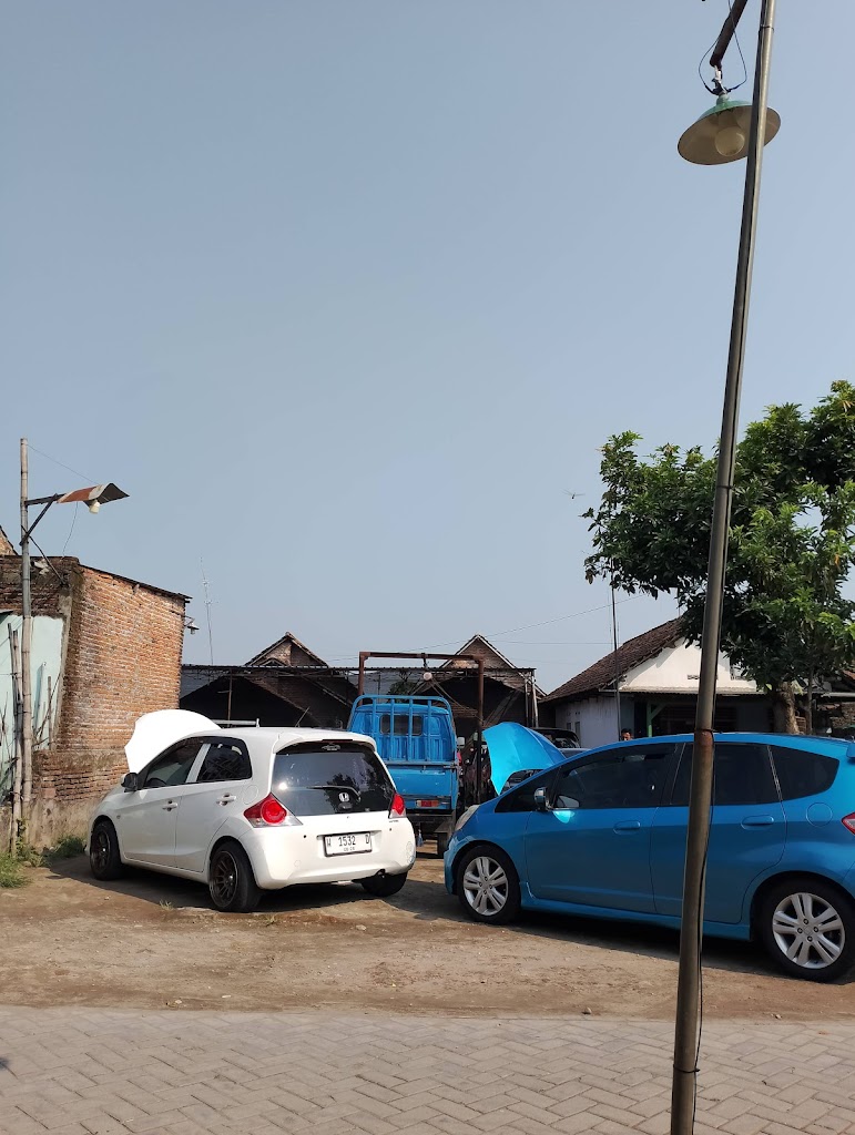 Servis mobil cak agus