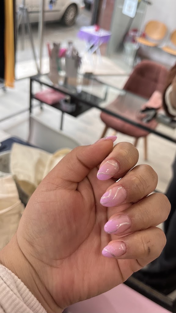 KM Centro de Estetica — Manicura