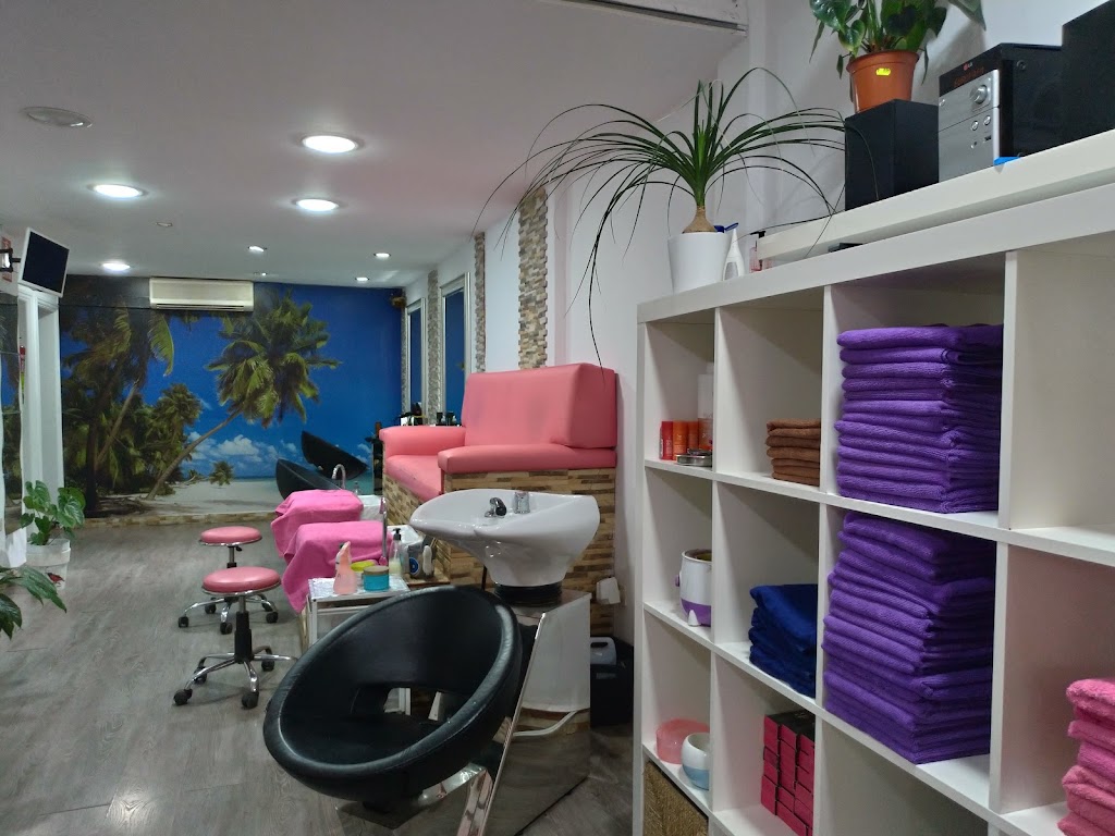 Anas Nails Tenerife — Interior