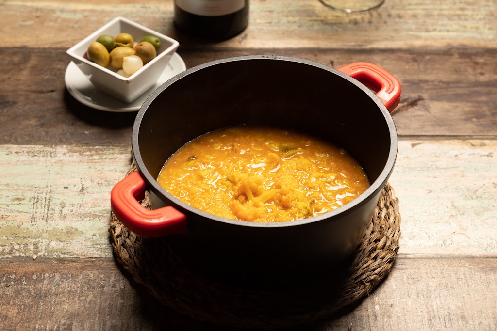 La Cuarentena — Comida y bebida