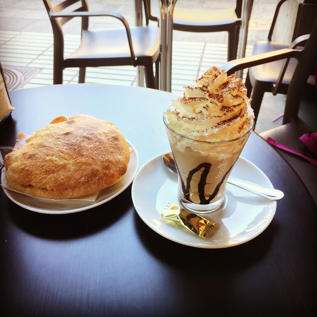 Etic Cafe i Te Artesans — Capuchino