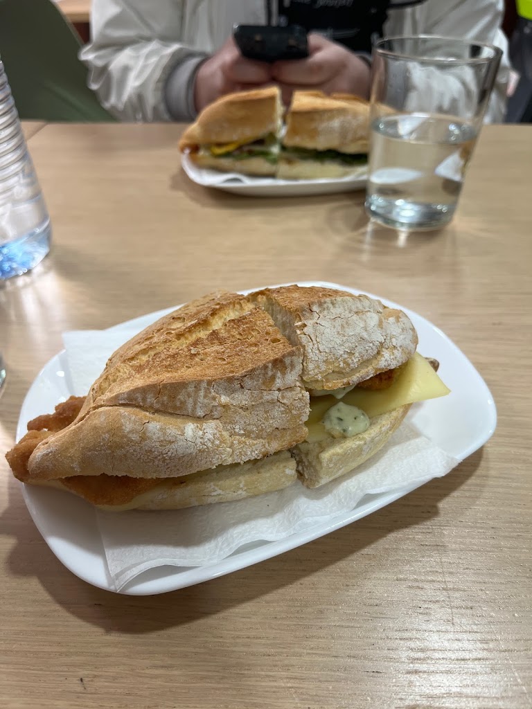 Bar plaza amanay — Comida y bebida