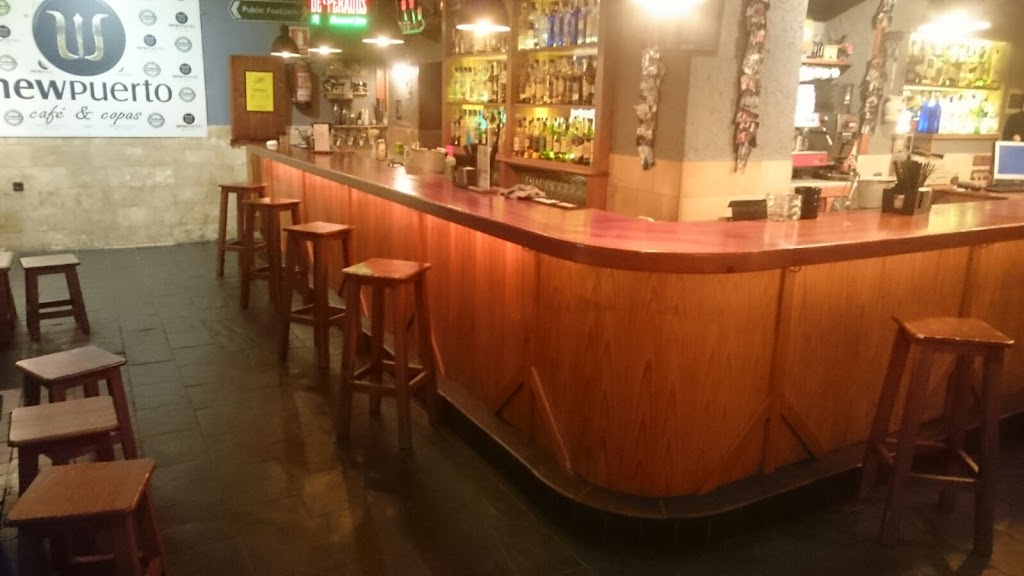 Cafe & Copas New Puerto — Ambiente
