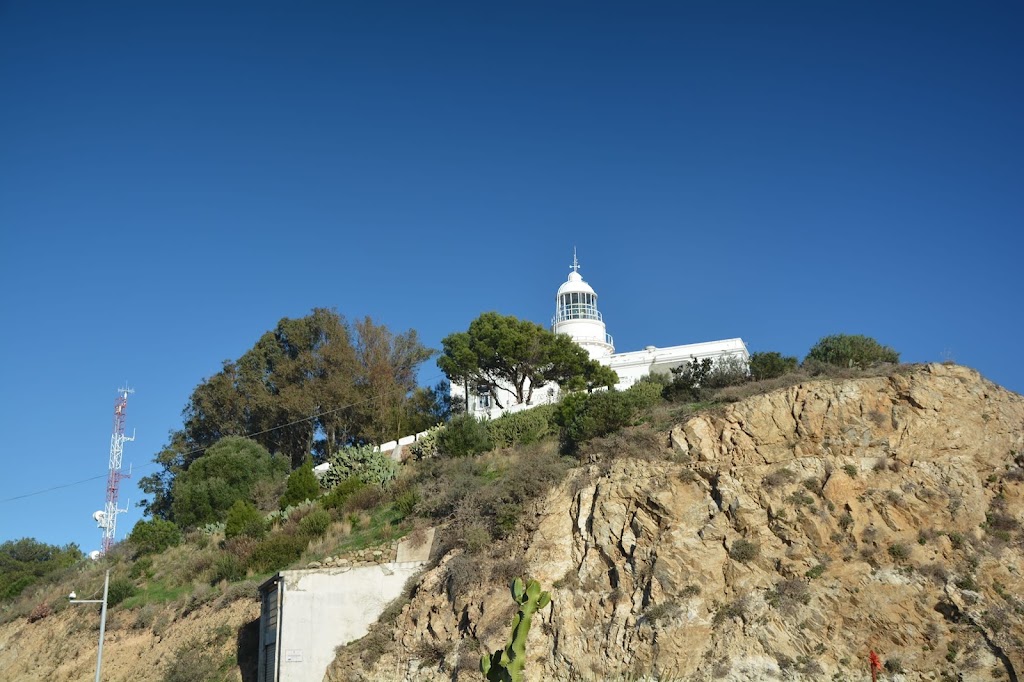 Faro Punta Almina — Montana