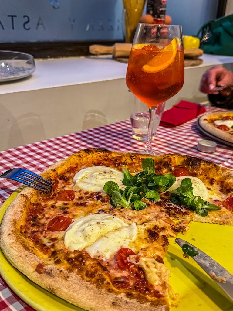 LUIGI MARBELLA — Comida y bebida