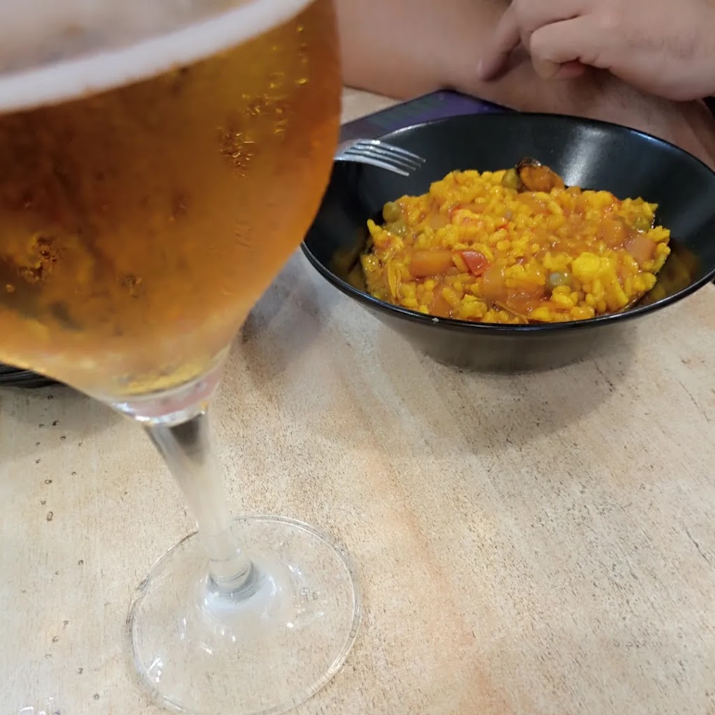 ANCHA 30 — Comida y bebida
