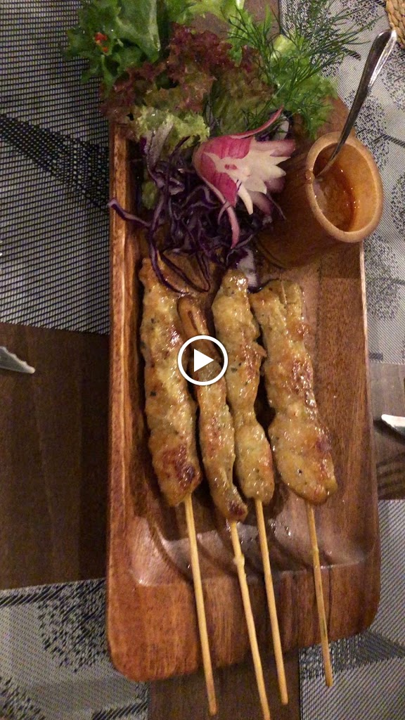 Restaurante Thai Korat — Videos