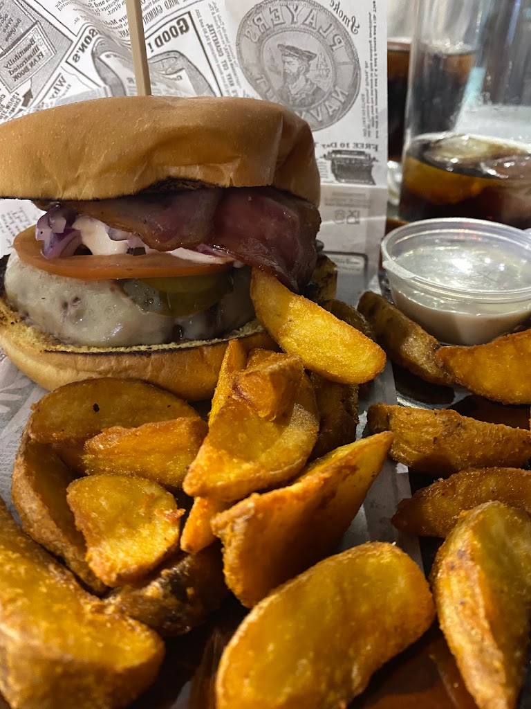 Pizzeria Bulevar — Comida y bebida