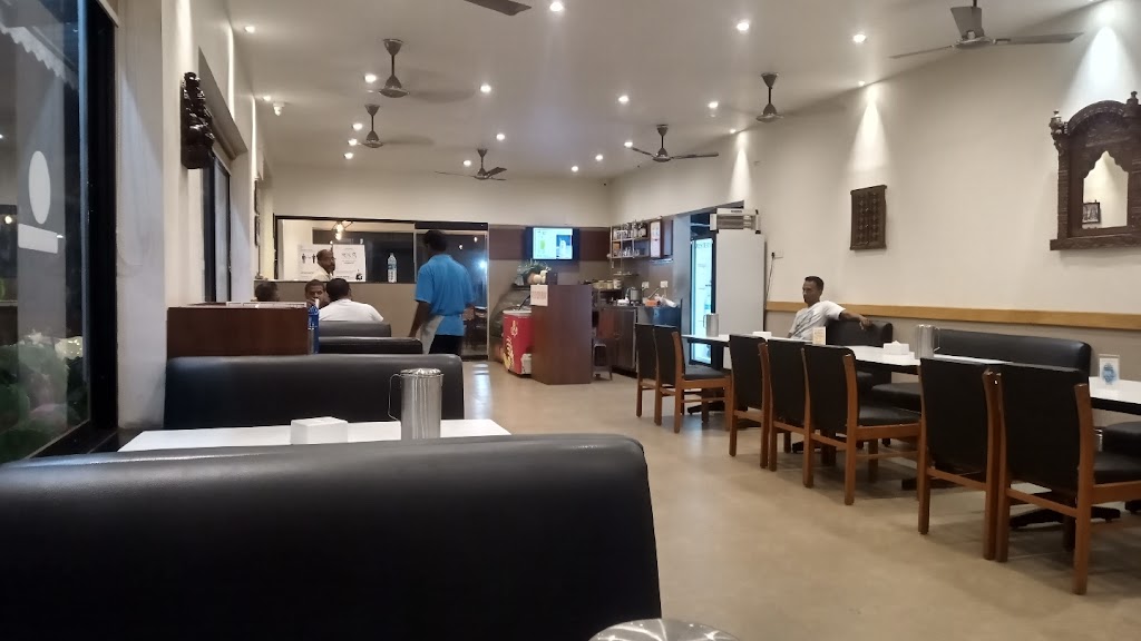 Kamat Restaurant - Vegetarian restaurant in Murudeshwar