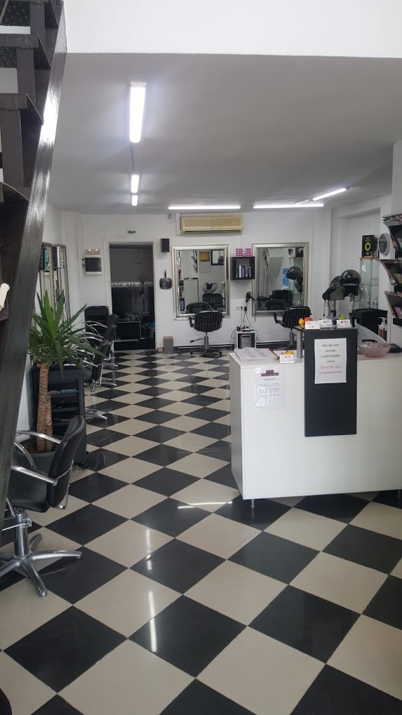 Spikes Hair And Beauty — Interior