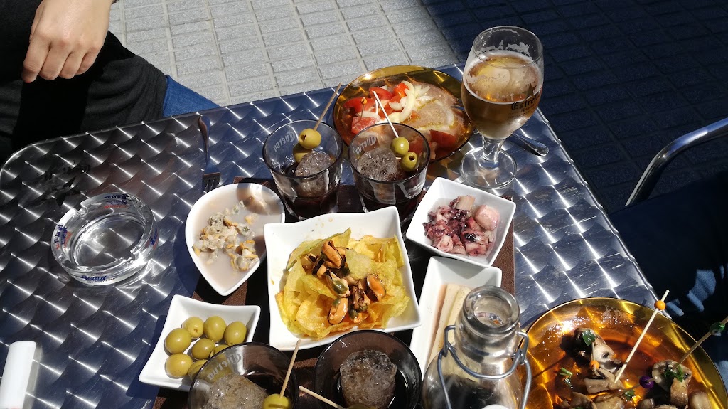 Bar Estacion — Comida y bebida