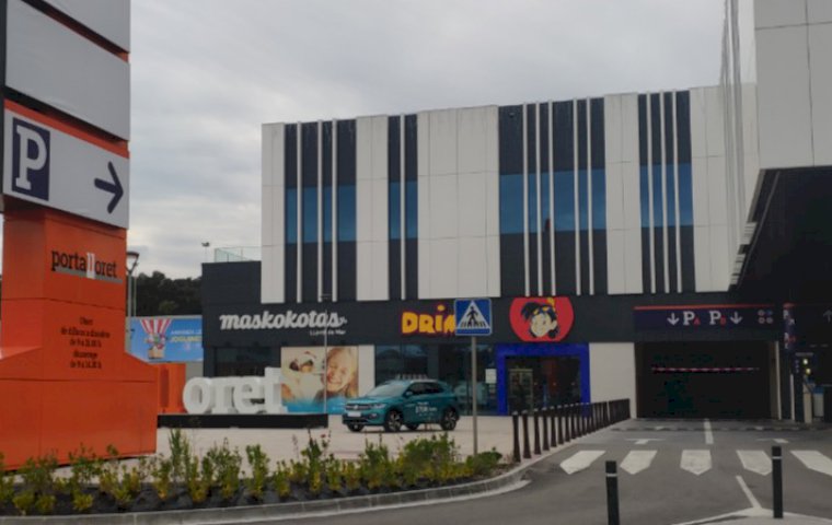 Parking Centre Comercial Porta Lloret — Del propietario