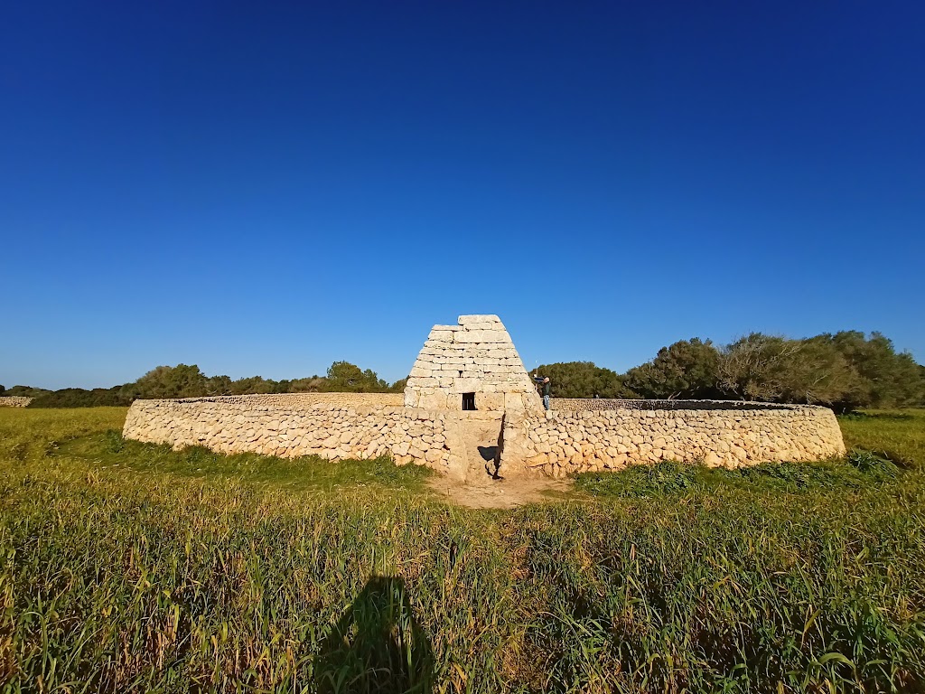 Aparcamiento Naveta des Tudons