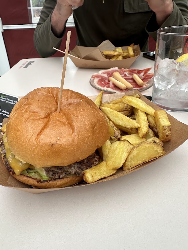 Bar Los Charros — Comida y bebida