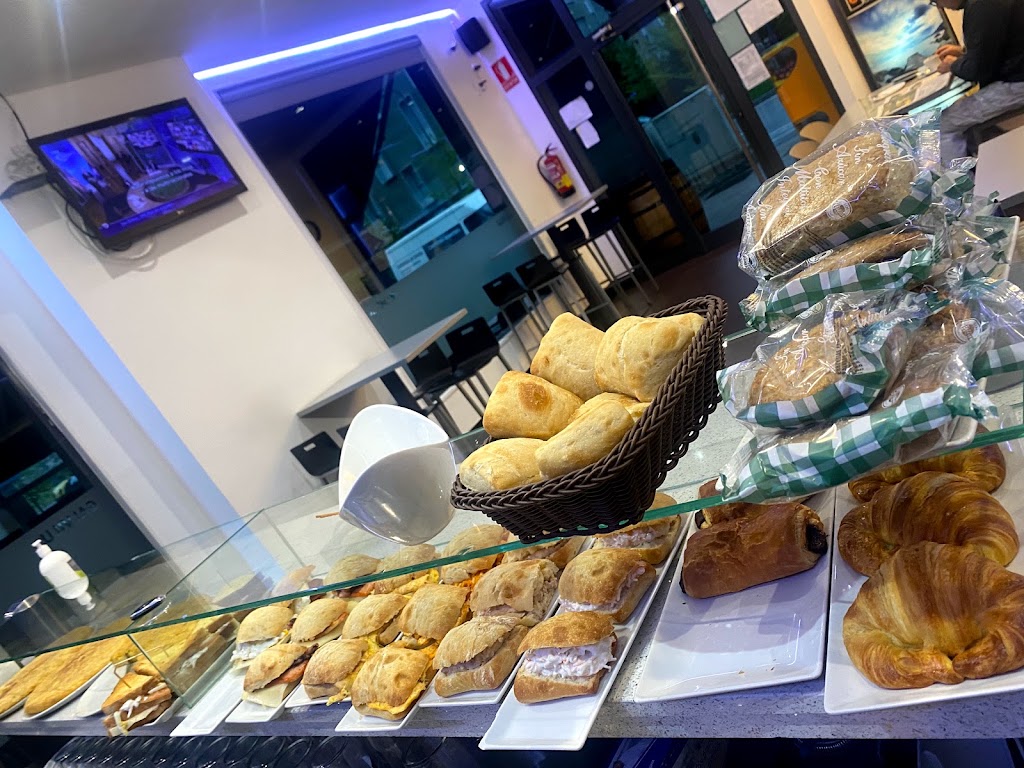 BAR GALVILU Cafeteria — Comida y bebida
