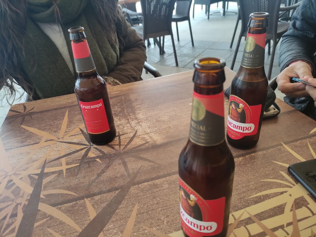 Cafe Pub Amanecer — Comida y bebida
