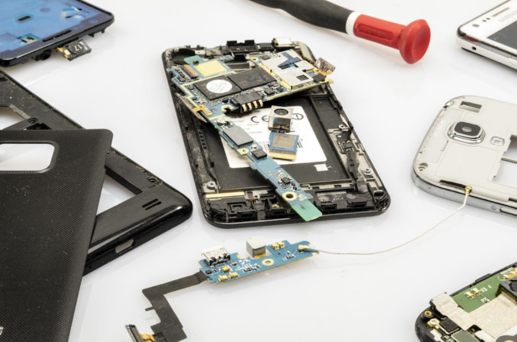 SANTA ROSA MOBIL, REPARACION IPHONE BARCELONA, SAMSUNG,PORTATIL, SERVICIO TECNICO DE MOVILES — Del propietario