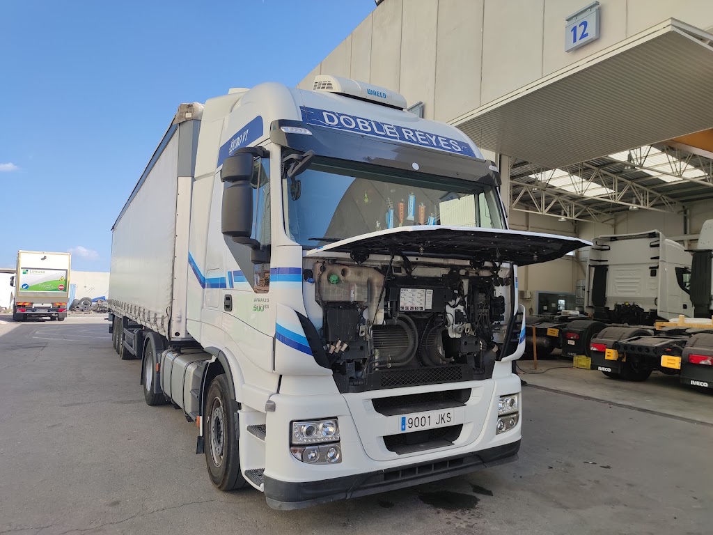 IVECO Gines Huertas Industriales - Lorca — Camion