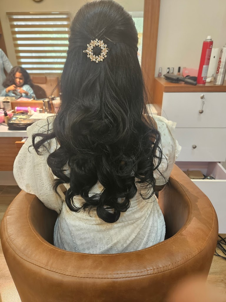 Live In Style Beauty Parlour