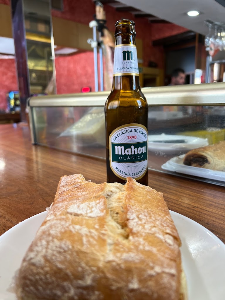 El Comedor — Comida y bebida