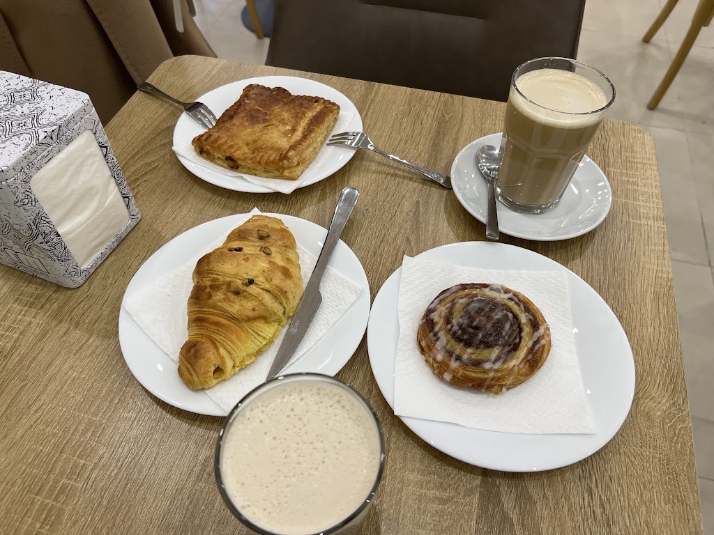 Art e Sa Cafeteria-Panaderia — Comida y bebida