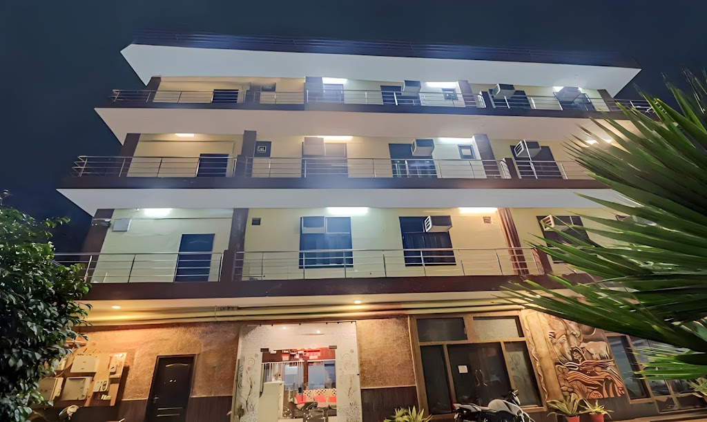 Oyo Shree Radha Resort