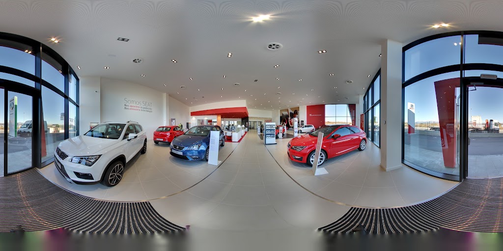 AUTO MORIZ — Interior