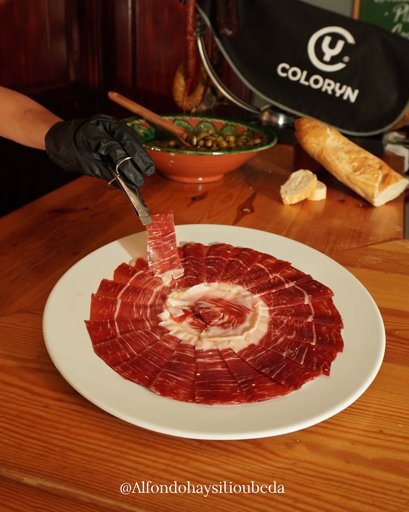AL FONDO HAY SITIO — Comida y bebida