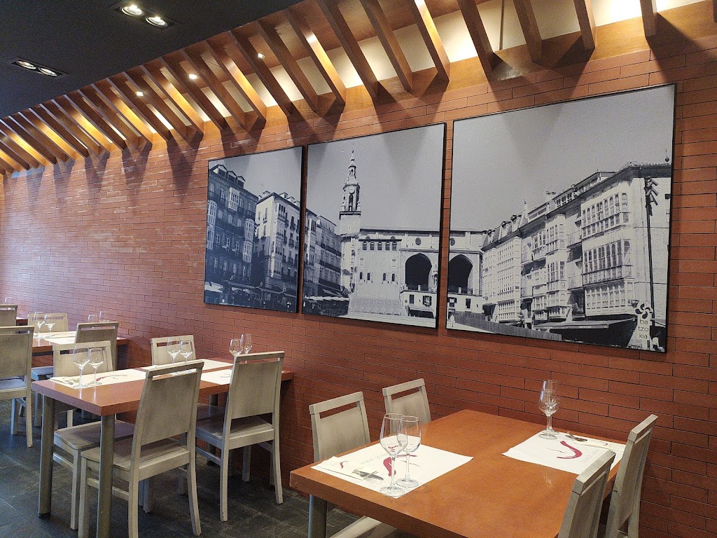 Restaurante Erdialde Jatetxea — Ambiente