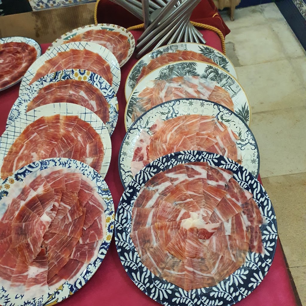LA TABERNA DEL CASINO — Comida y bebida