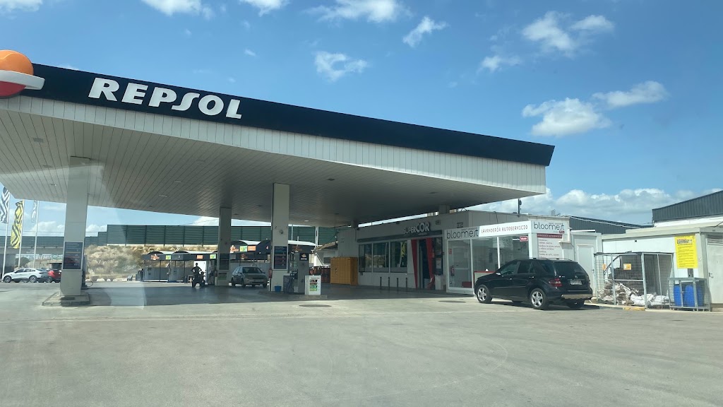 Estacion de Servicio Repsol — Surtidor de combustible