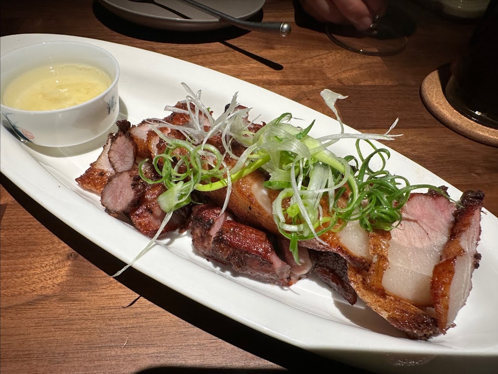 台北市信義區 Fuzzy April Bar & Bistro 四月餐酒館 國父紀念館 - 台灣餐廳推薦 手搖推薦 甜點推薦 買一送一 優惠訊息