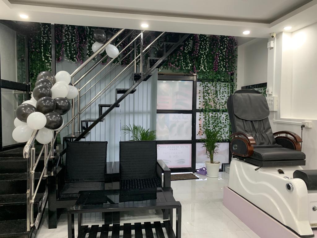 Lady Luminous Beauty Studio