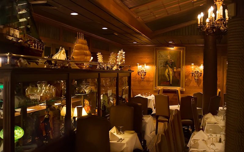 Restaurant Le Pirate de Laval in Laval