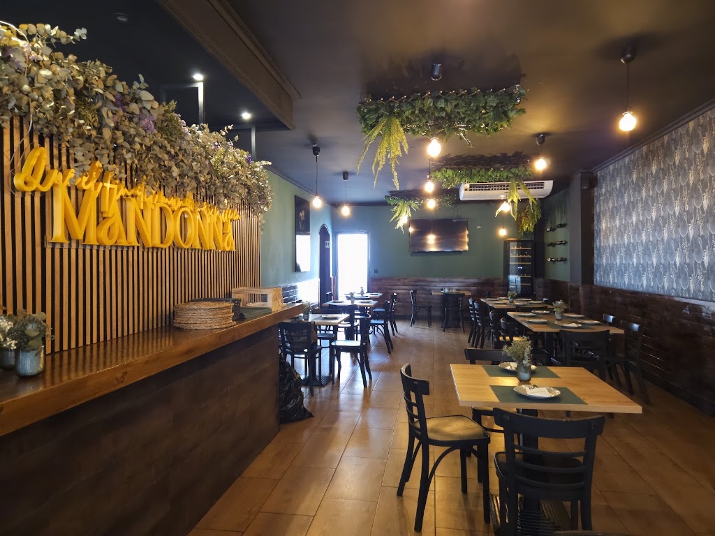Mandonna san Juan — Ambiente