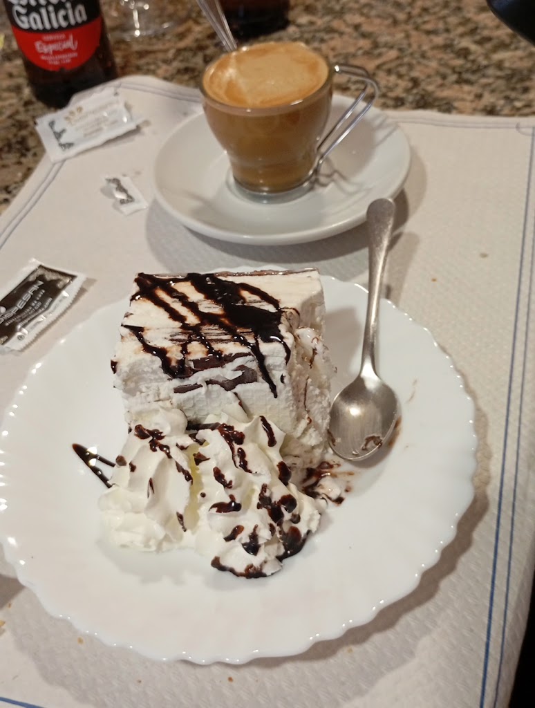 CAFE BAR OTAPEO — Comida y bebida
