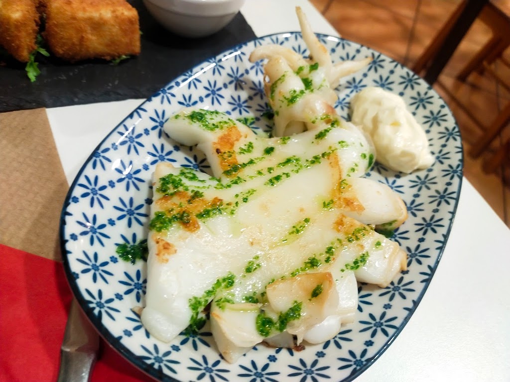 MIRANDA'S Resto-Bar — Comida y bebida