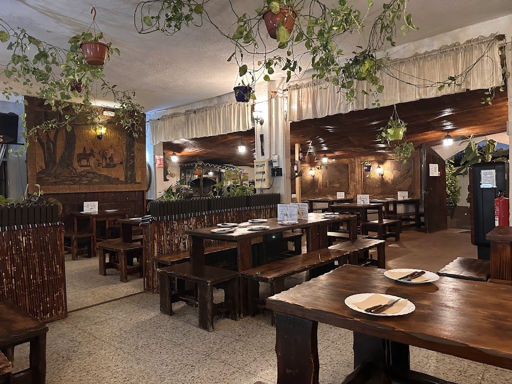 Restaurante Bodegon Irache Gara — Ambiente