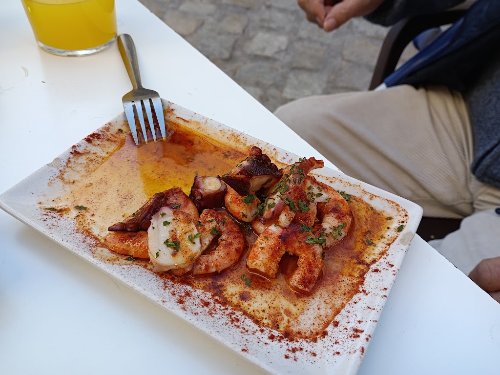 Bar Giralda — Comida y bebida