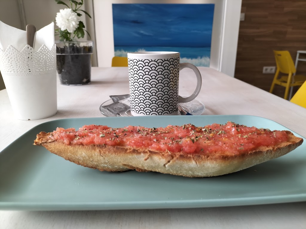 Cafeteria Punto & Coma — Comida y bebida