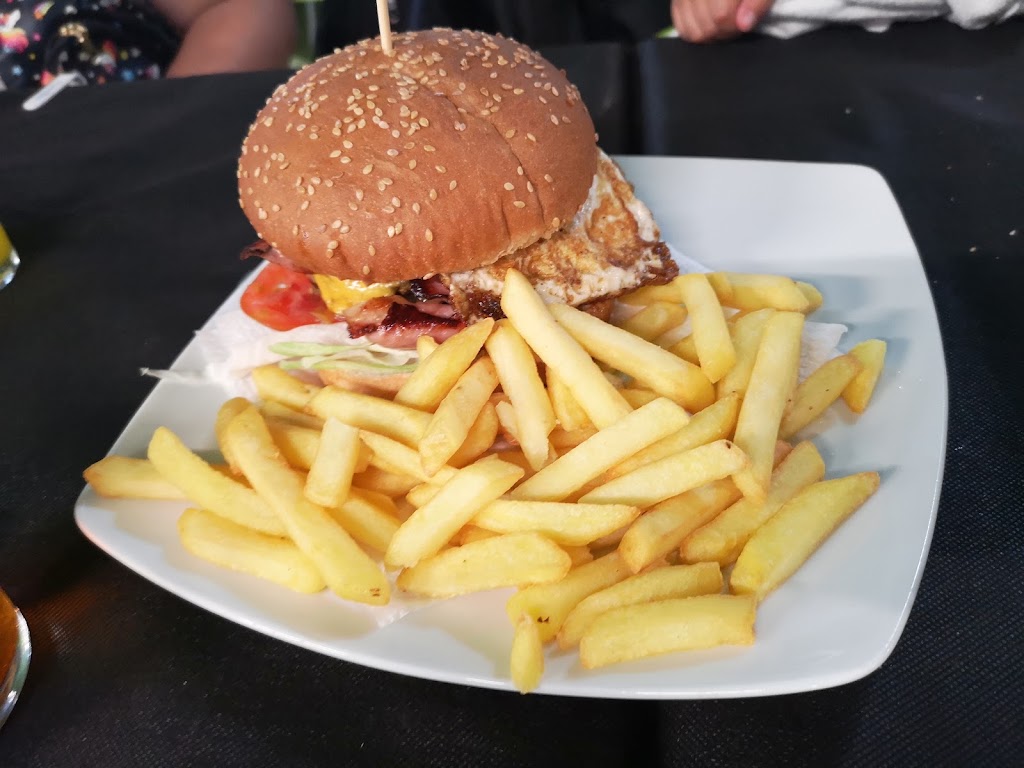 Restaurante La Cata — Comida y bebida